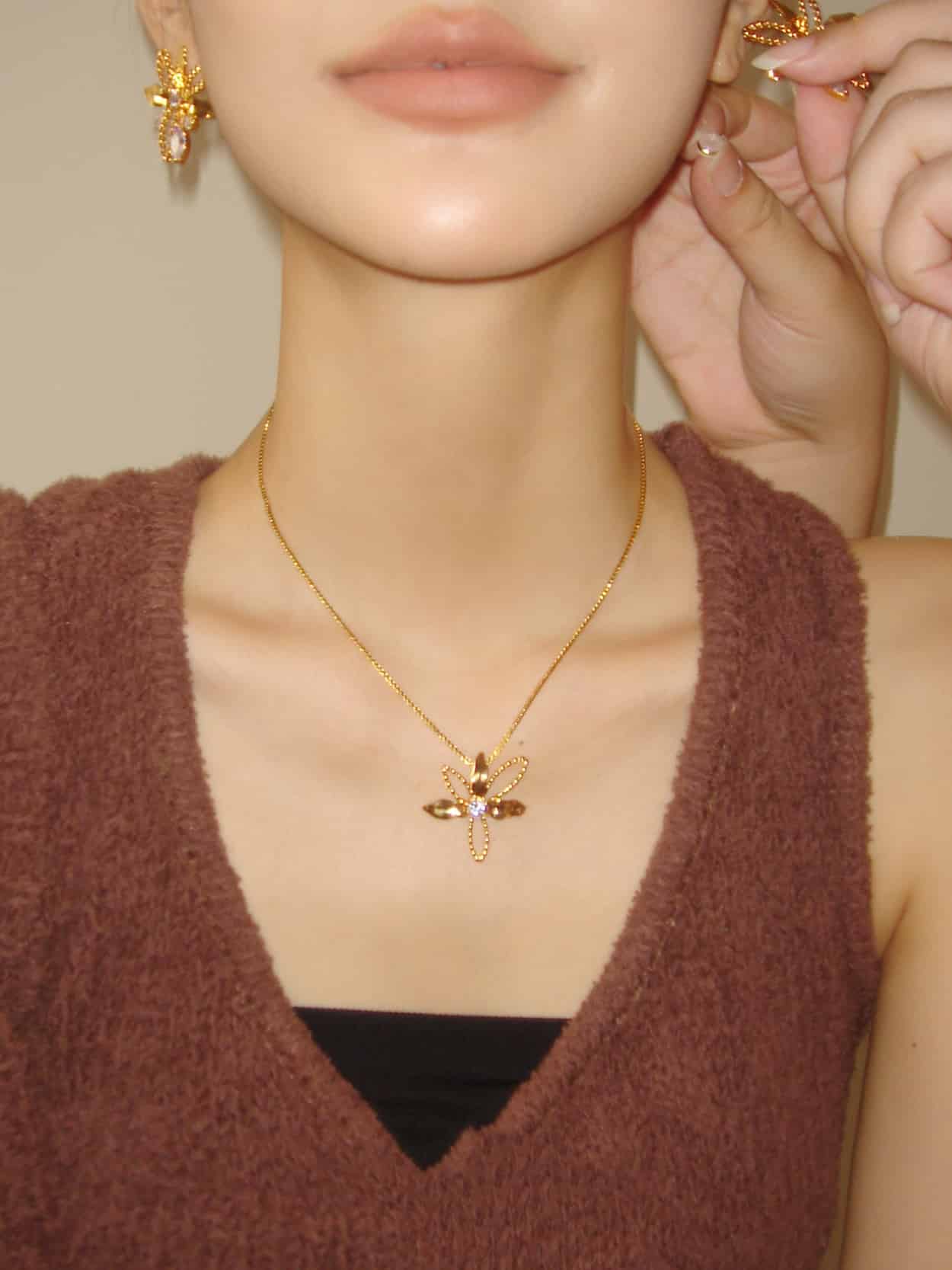 Lily Chain Necklace